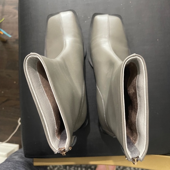 GREY BOOT square toe   like new - Picture 5 of 7